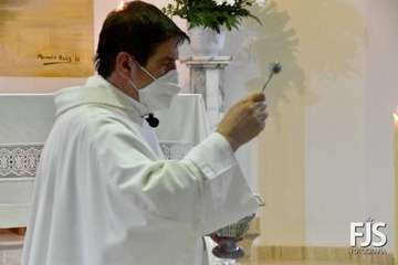  Decenas de fieles rinden pleitesía a San Antonio de Padua en Clavellinas/Francisco Javier Santana.